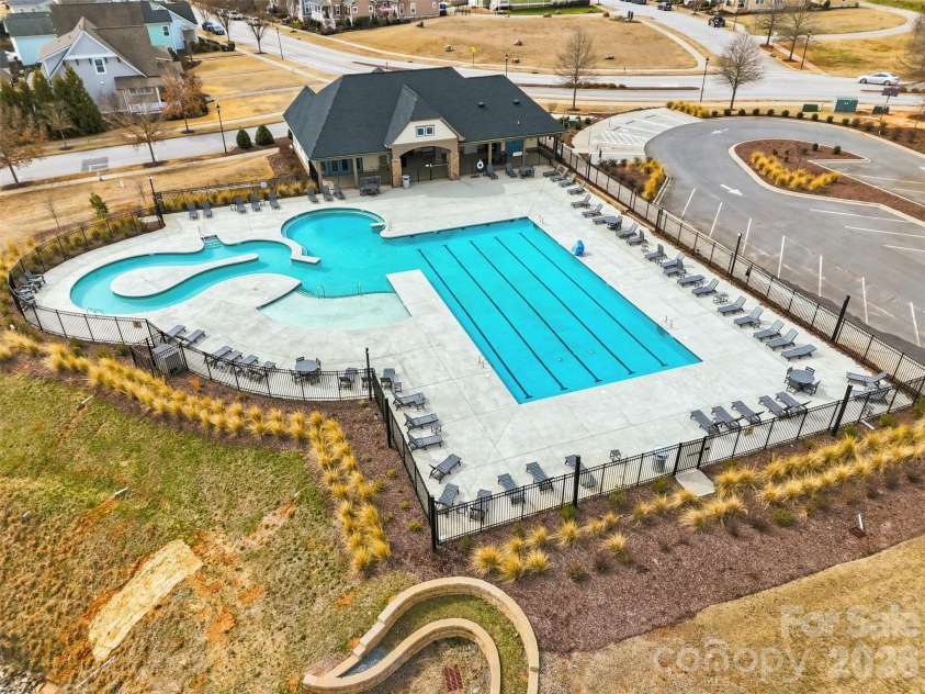 309 Mariemont Way, Rock Hill, SC 29730.  MLS# CAR4350135, YatesRealty ID 22246. Community pool