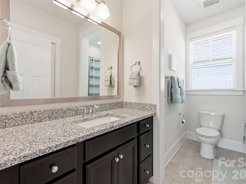 309 Mariemont Way, Rock Hill, SC 29730.  MLS# CAR4350135, YatesRealty ID 22246. Guest bath