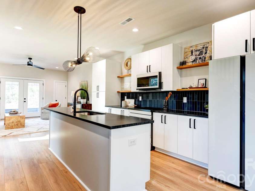 1352 Briar Creek Road, Charlotte, NC 28205.  MLS# CAR4356459, YatesRealty ID 22247. 
