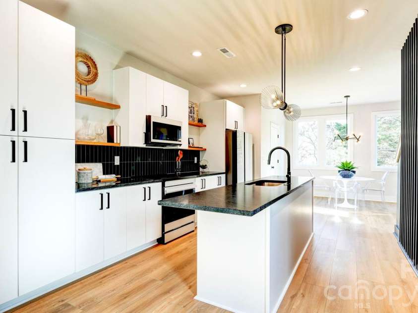 1352 Briar Creek Road, Charlotte, NC 28205.  MLS# CAR4356459, YatesRealty ID 22247. 