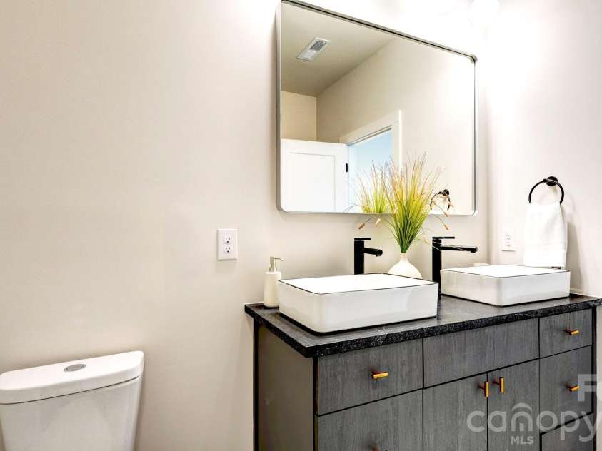 1352 Briar Creek Road, Charlotte, NC 28205.  MLS# CAR4356459, YatesRealty ID 22247. 