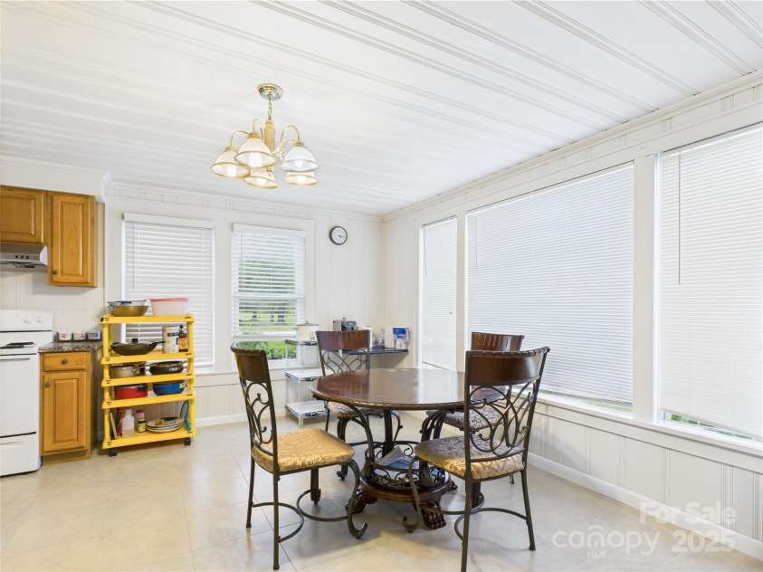 3055 16th Street, Hickory, NC 28601.  MLS# CAR4264396, YatesRealty ID 22247. 