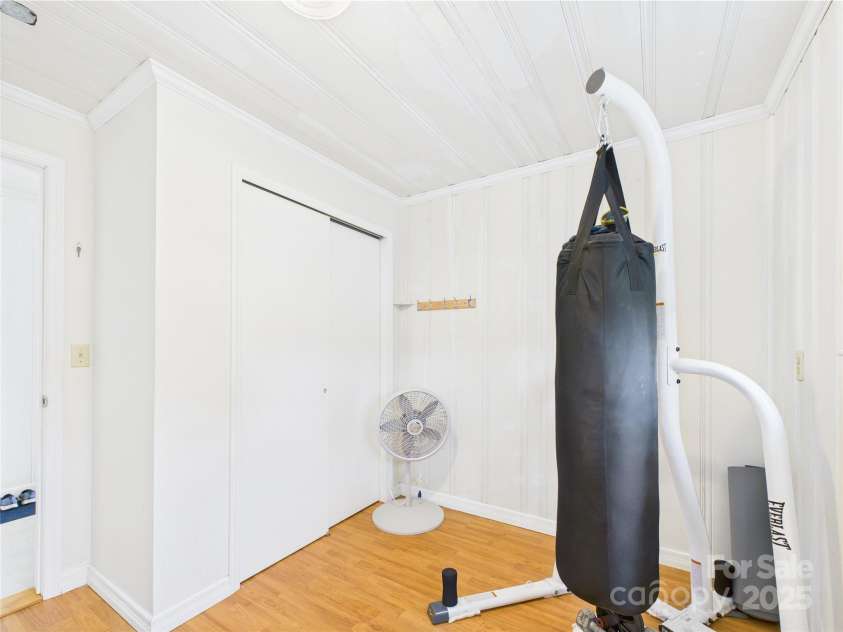 3055 16th Street, Hickory, NC 28601.  MLS# CAR4264396, YatesRealty ID 22247. 