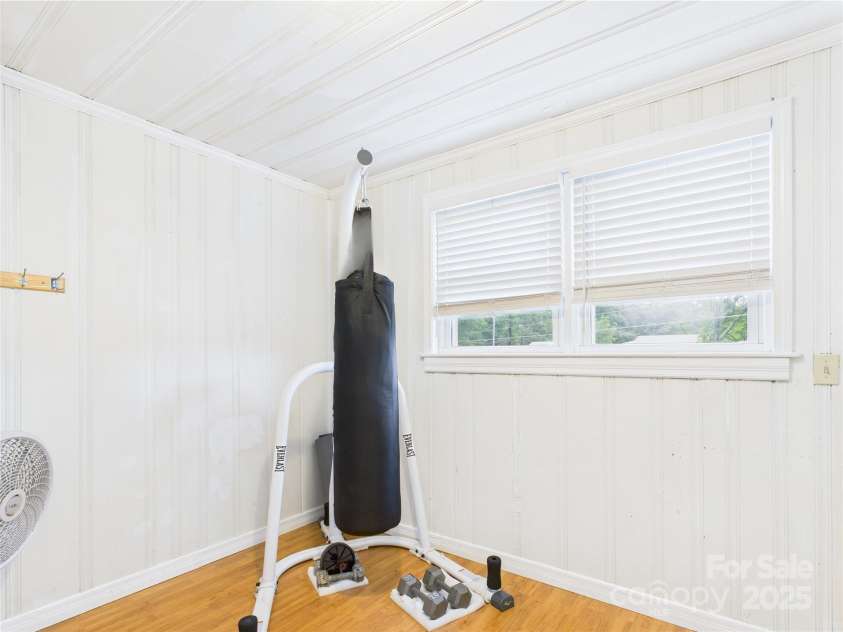 3055 16th Street, Hickory, NC 28601.  MLS# CAR4264396, YatesRealty ID 22247. 
