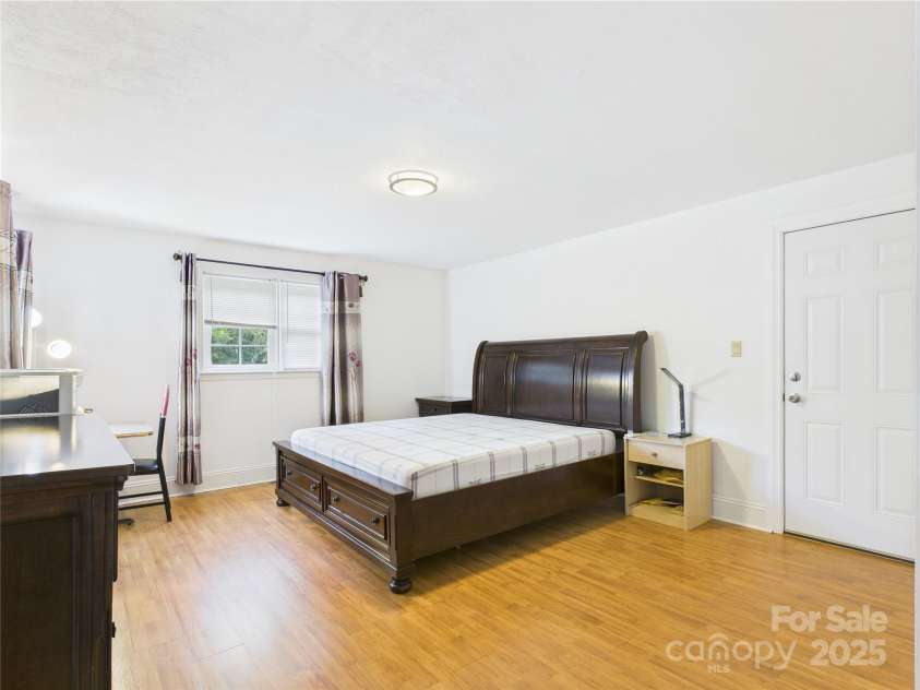 3055 16th Street, Hickory, NC 28601.  MLS# CAR4264396, YatesRealty ID 22247. 