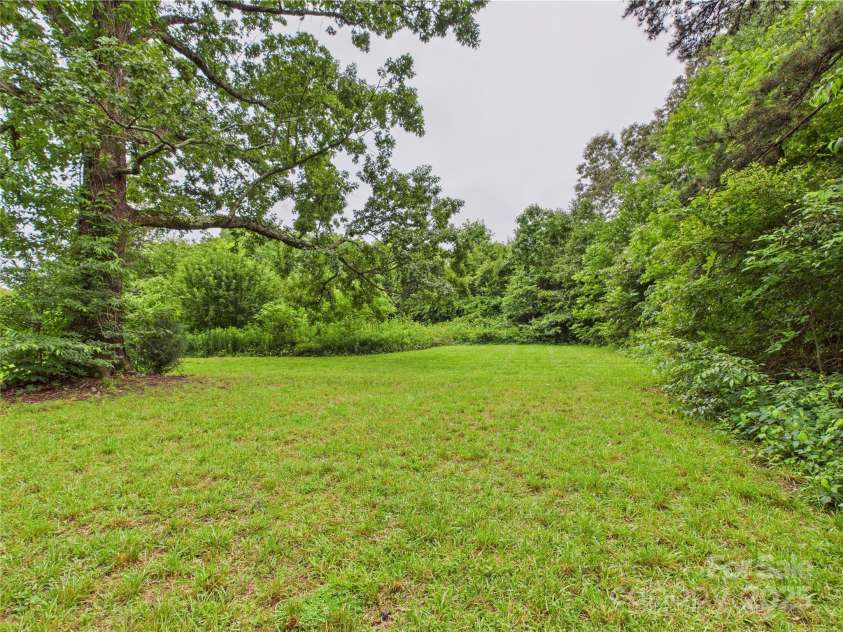 3055 16th Street, Hickory, NC 28601.  MLS# CAR4264396, YatesRealty ID 22247. 