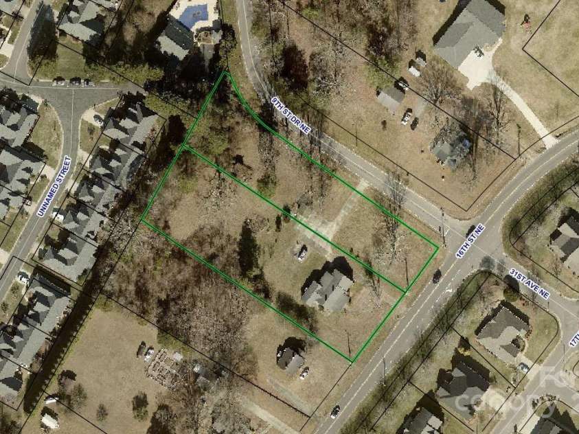 3055 16th Street, Hickory, NC 28601.  MLS# CAR4264396, YatesRealty ID 22247. 