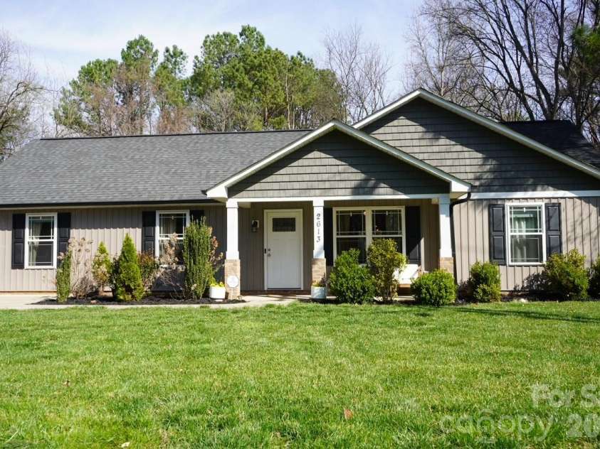 2613 Lane Street, Kannapolis, NC 28083.  MLS# CAR4359170, YatesRealty ID 22248. 