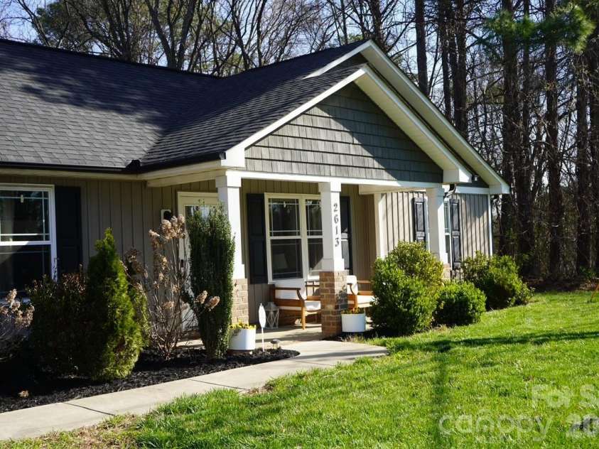 2613 Lane Street, Kannapolis, NC 28083.  MLS# CAR4359170, YatesRealty ID 22248. 