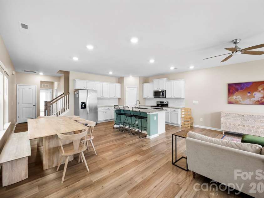 423 Wescott Street, Indian Trail, NC 28079.  MLS# CAR4358336, YatesRealty ID 22249. 