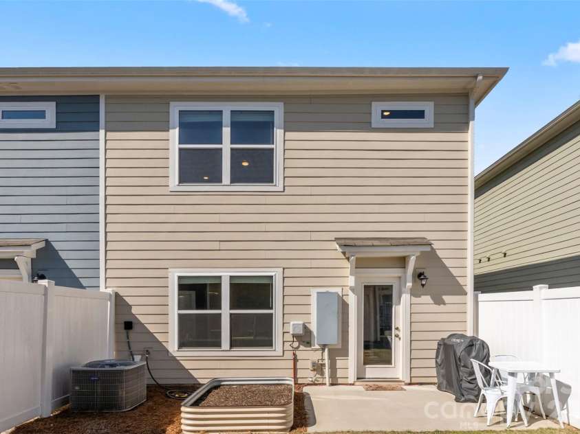 423 Wescott Street, Indian Trail, NC 28079.  MLS# CAR4358336, YatesRealty ID 22249. 