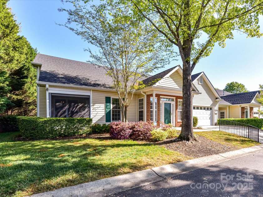 11705 Silverado Lane, Charlotte, NC 28277.  MLS# CAR4244459, YatesRealty ID 22250. 