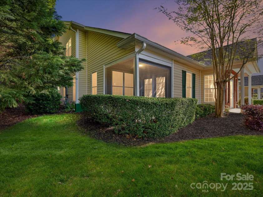 11705 Silverado Lane, Charlotte, NC 28277.  MLS# CAR4244459, YatesRealty ID 22250. 