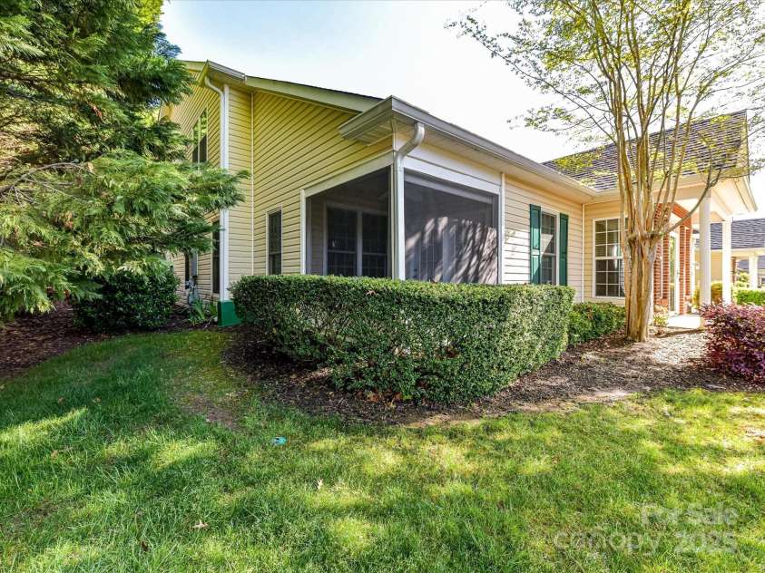 11705 Silverado Lane, Charlotte, NC 28277.  MLS# CAR4244459, YatesRealty ID 22250. 