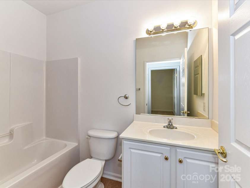 11705 Silverado Lane, Charlotte, NC 28277.  MLS# CAR4244459, YatesRealty ID 22250. Secondary Bathroom on Main Level
