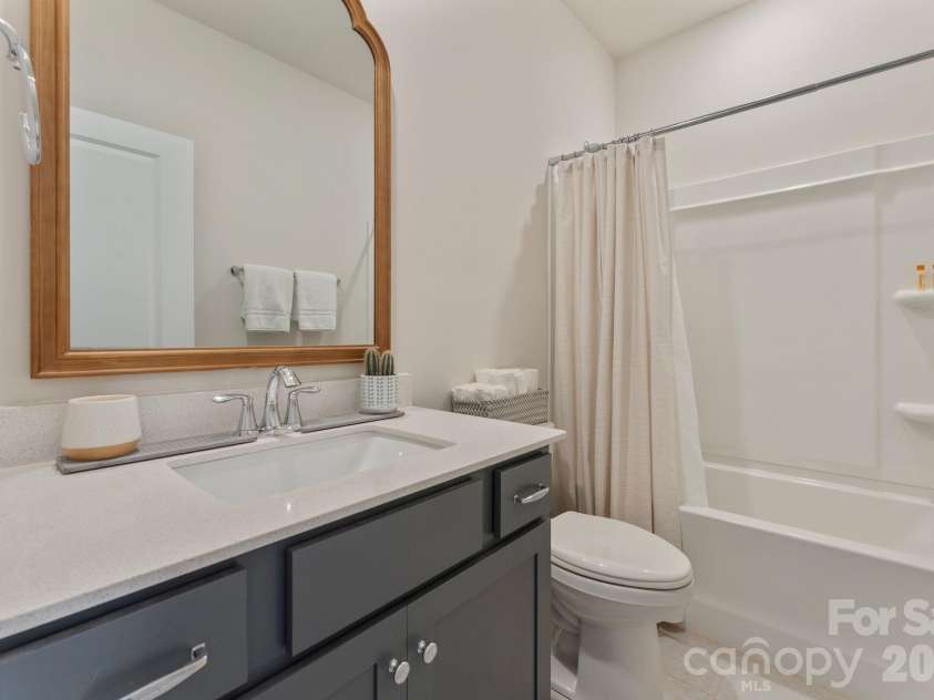 467 Hoover Road, Troutman, NC 28166.  MLS# CAR4360808, YatesRealty ID 22250. 2nd Bathroom