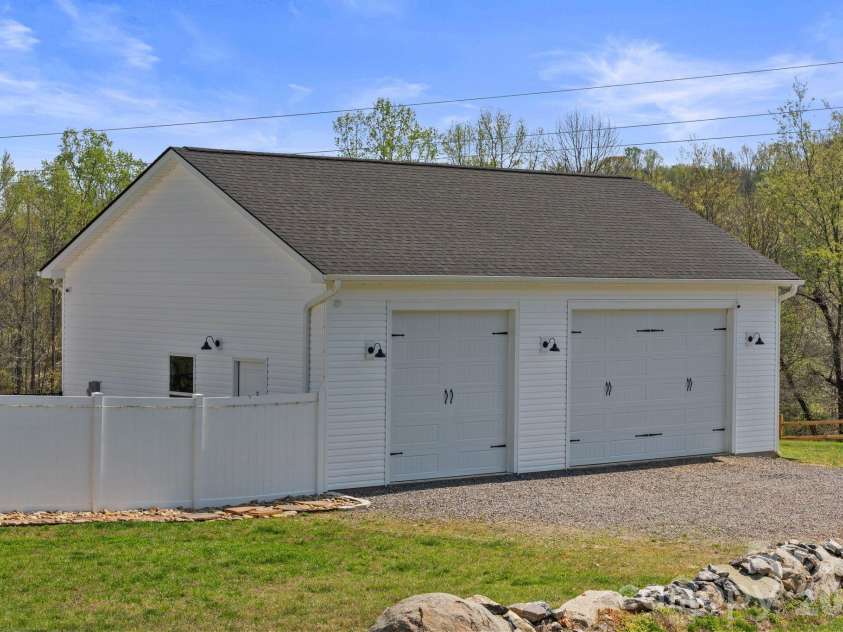 467 Hoover Road, Troutman, NC 28166.  MLS# CAR4360808, YatesRealty ID 22250. 