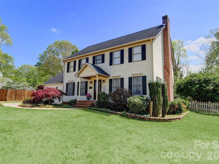 120 Ridgewood Court, Salisbury, NC 28146.  MLS# CAR4362997, YatesRealty ID 22251. 