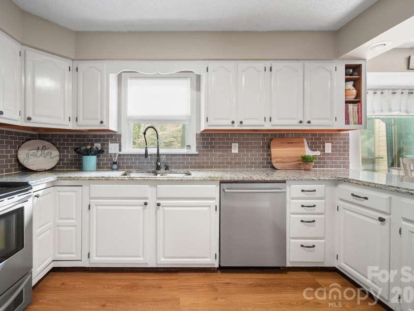 120 Ridgewood Court, Salisbury, NC 28146.  MLS# CAR4362997, YatesRealty ID 22251. 