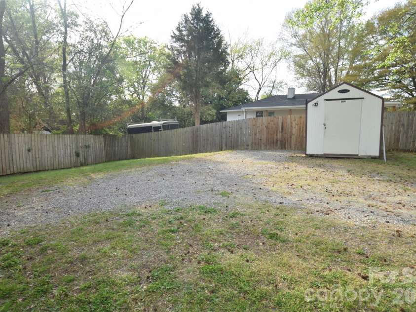 152 Academy Avenue, Concord, NC 28025.  MLS# CAR4364730, YatesRealty ID 22252. 