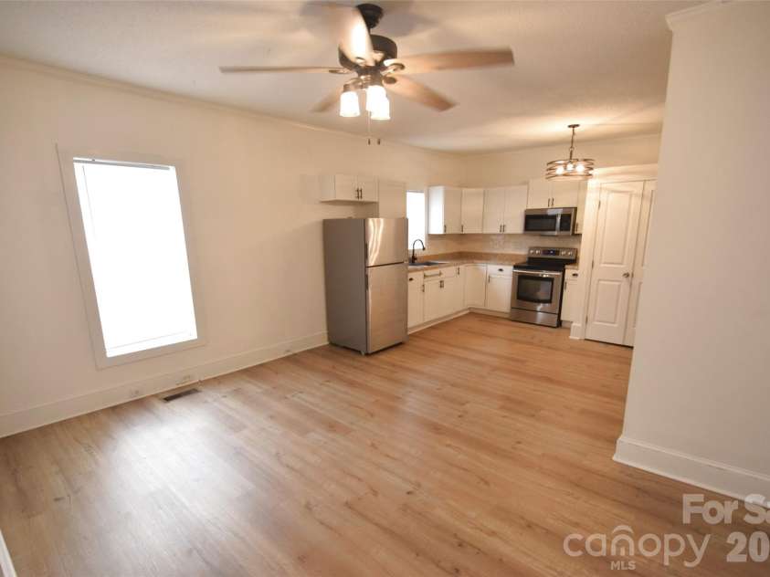 152 Academy Avenue, Concord, NC 28025.  MLS# CAR4364730, YatesRealty ID 22252. 