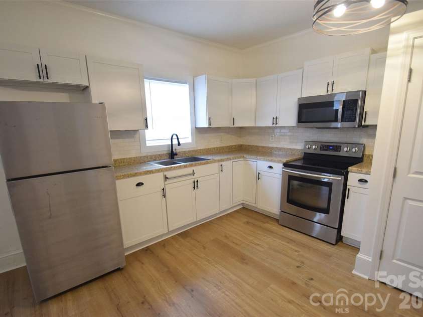 152 Academy Avenue, Concord, NC 28025.  MLS# CAR4364730, YatesRealty ID 22252. 