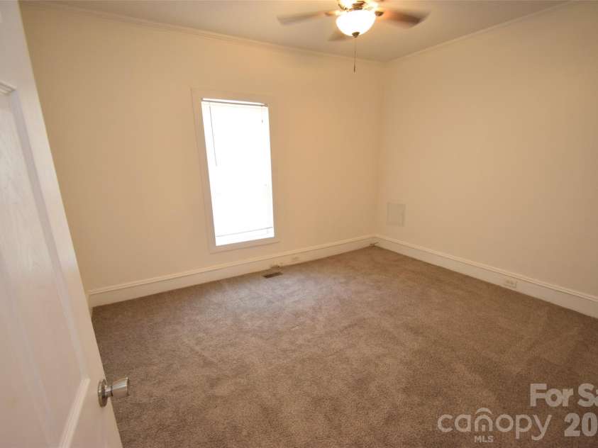152 Academy Avenue, Concord, NC 28025.  MLS# CAR4364730, YatesRealty ID 22252. 