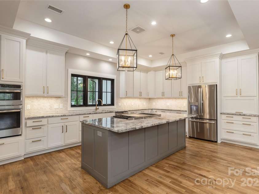 467 Dale Road, Spruce Pine, NC 28777.  MLS# CAR4260638, YatesRealty ID 22253. 