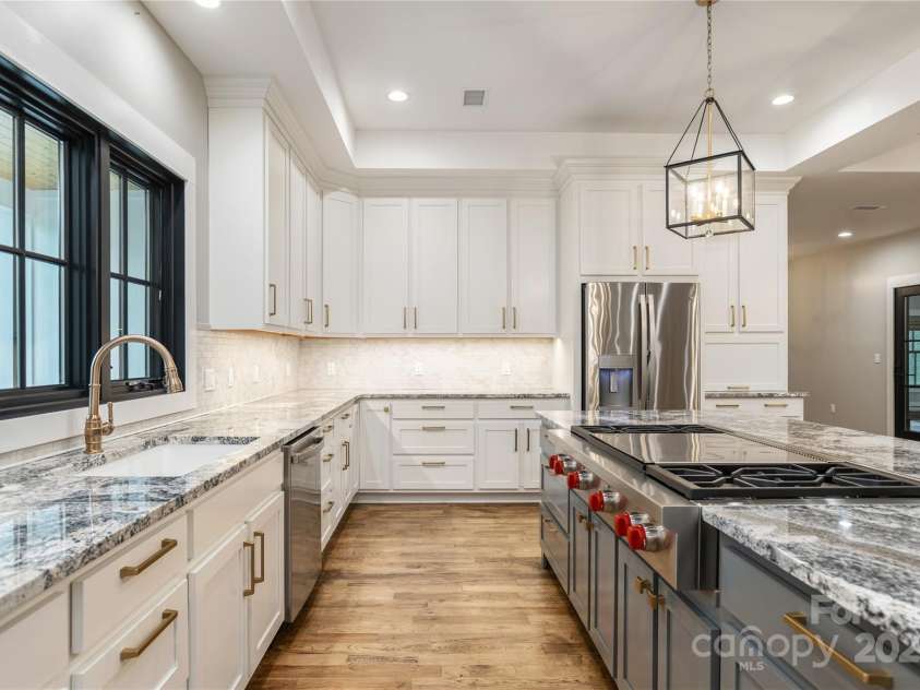 467 Dale Road, Spruce Pine, NC 28777.  MLS# CAR4260638, YatesRealty ID 22253. 