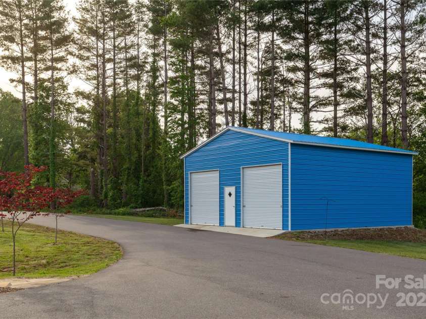 467 Dale Road, Spruce Pine, NC 28777.  MLS# CAR4260638, YatesRealty ID 22253. 