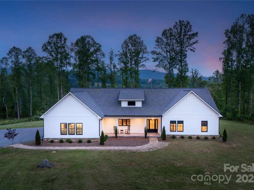 467 Dale Road, Spruce Pine, NC 28777.  MLS# CAR4260638, YatesRealty ID 22253. 