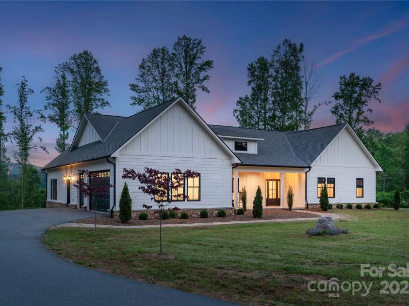 467 Dale Road, Spruce Pine, NC 28777.  MLS# CAR4260638, YatesRealty ID 22253. 