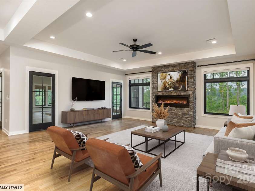 467 Dale Road, Spruce Pine, NC 28777.  MLS# CAR4260638, YatesRealty ID 22253. Living room