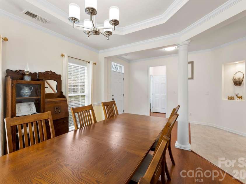 8122 Bridgegate Drive, Huntersville, NC 28078.  MLS# CAR4364715, YatesRealty ID 22253. 