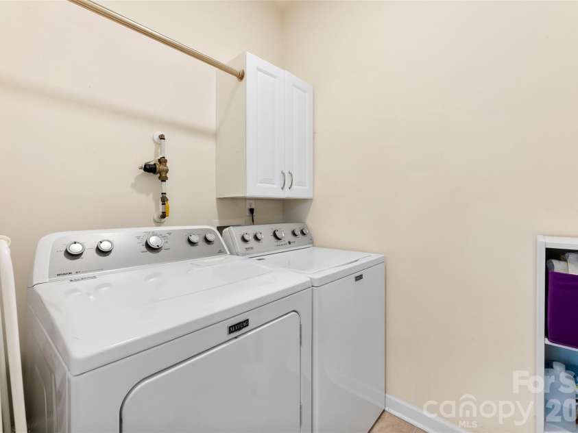 8122 Bridgegate Drive, Huntersville, NC 28078.  MLS# CAR4364715, YatesRealty ID 22253. 