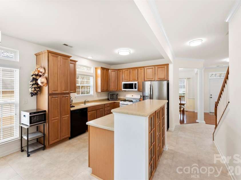 8122 Bridgegate Drive, Huntersville, NC 28078.  MLS# CAR4364715, YatesRealty ID 22253. 