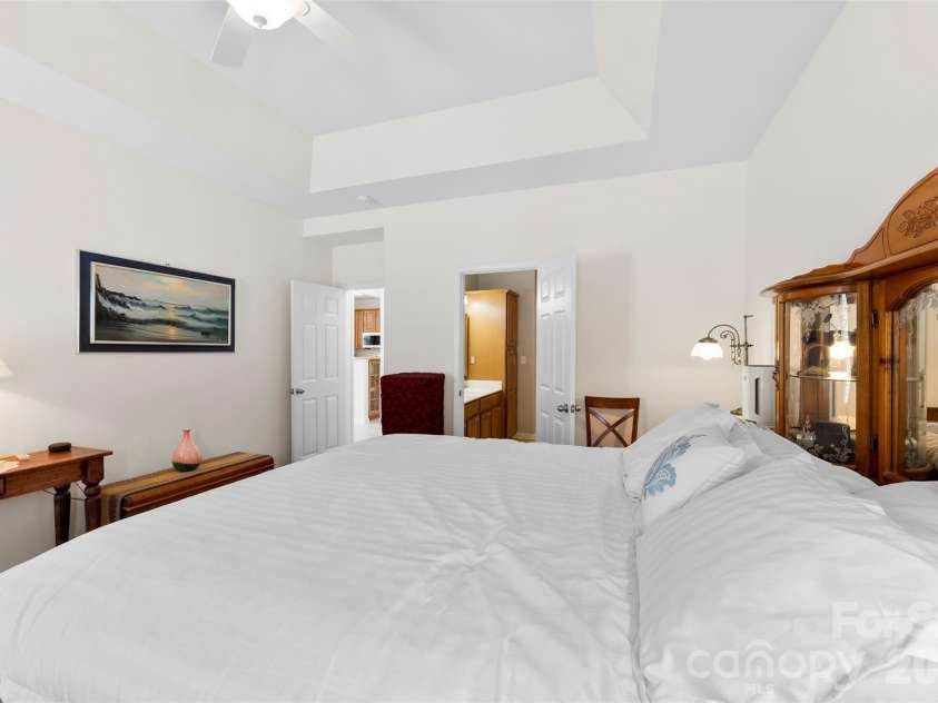 8122 Bridgegate Drive, Huntersville, NC 28078.  MLS# CAR4364715, YatesRealty ID 22253. 