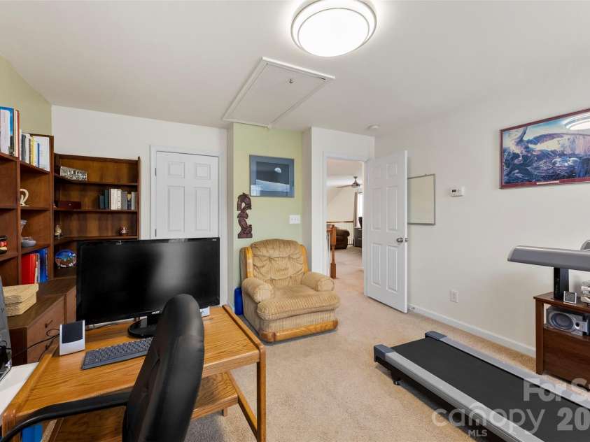 8122 Bridgegate Drive, Huntersville, NC 28078.  MLS# CAR4364715, YatesRealty ID 22253. 