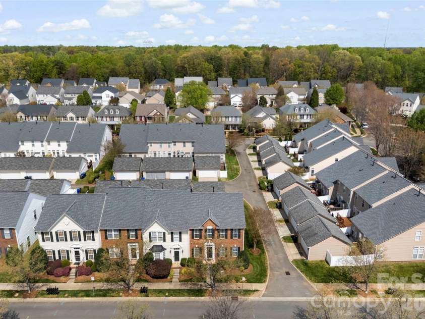 8122 Bridgegate Drive, Huntersville, NC 28078.  MLS# CAR4364715, YatesRealty ID 22253. 