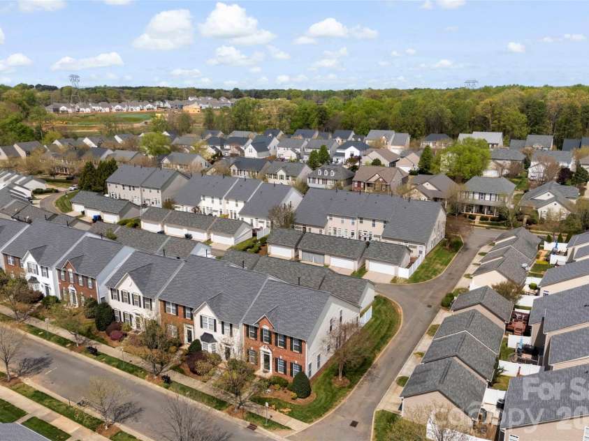 8122 Bridgegate Drive, Huntersville, NC 28078.  MLS# CAR4364715, YatesRealty ID 22253. 
