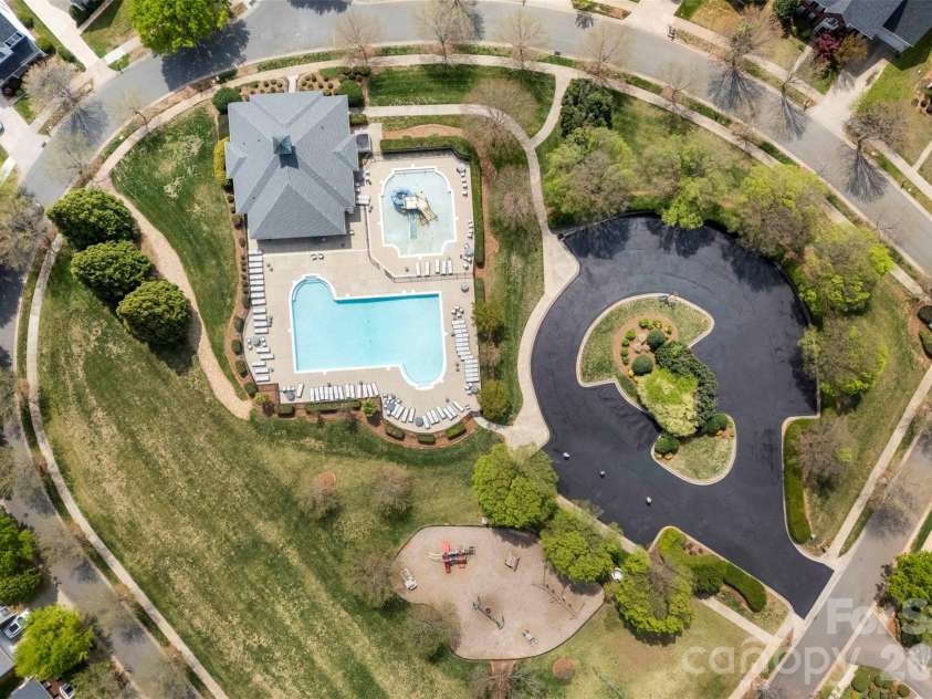8122 Bridgegate Drive, Huntersville, NC 28078.  MLS# CAR4364715, YatesRealty ID 22253. 