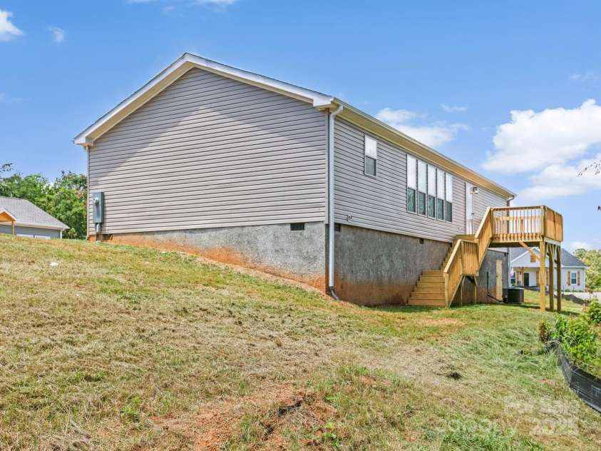 206 Walnut Branch Road, Weaverville, NC 28787.  MLS# CAR4271269, YatesRealty ID 22255. 