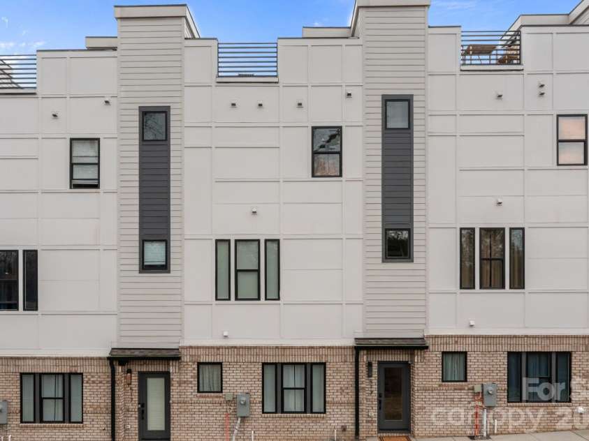 513 Strong Avenue, Charlotte, NC 28205.  MLS# CAR4366666, YatesRealty ID 22256. 