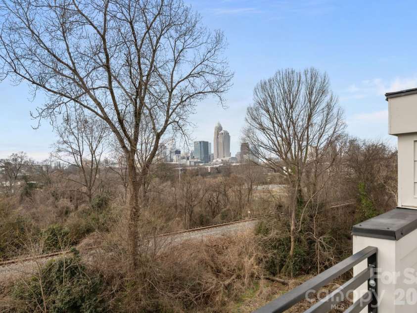 513 Strong Avenue, Charlotte, NC 28205.  MLS# CAR4366666, YatesRealty ID 22256. 