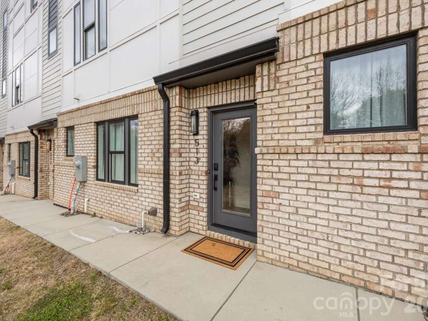 513 Strong Avenue, Charlotte, NC 28205.  MLS# CAR4366666, YatesRealty ID 22256. 