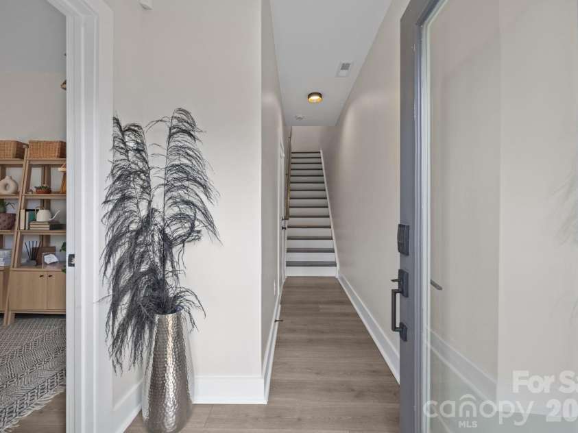 513 Strong Avenue, Charlotte, NC 28205.  MLS# CAR4366666, YatesRealty ID 22256. 