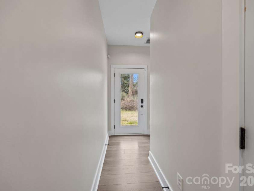 513 Strong Avenue, Charlotte, NC 28205.  MLS# CAR4366666, YatesRealty ID 22256. 