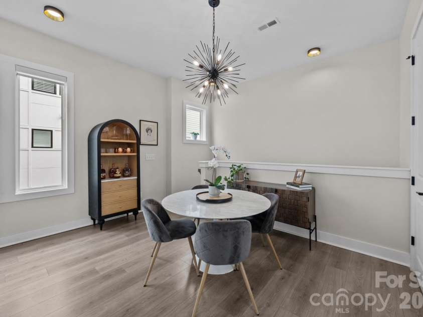 513 Strong Avenue, Charlotte, NC 28205.  MLS# CAR4366666, YatesRealty ID 22256. 