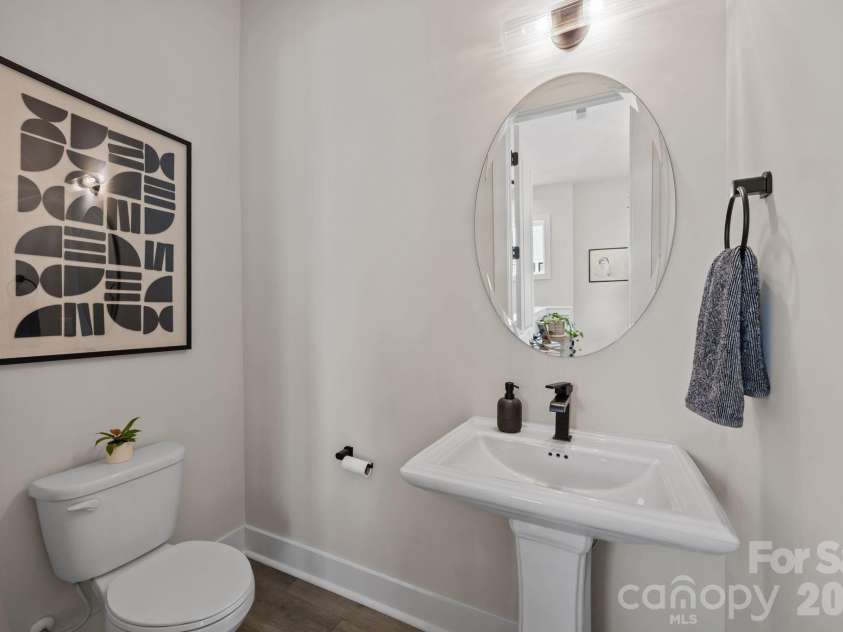 513 Strong Avenue, Charlotte, NC 28205.  MLS# CAR4366666, YatesRealty ID 22256. 