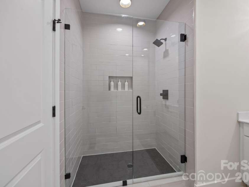 513 Strong Avenue, Charlotte, NC 28205.  MLS# CAR4366666, YatesRealty ID 22256. 